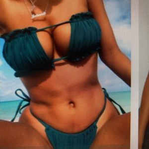 ZAFUL Bikini seperates🔥Medium top LARGE bottom